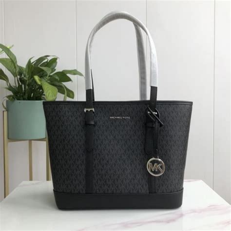 sax a main brun noir michael kors|michael kors sac a main.